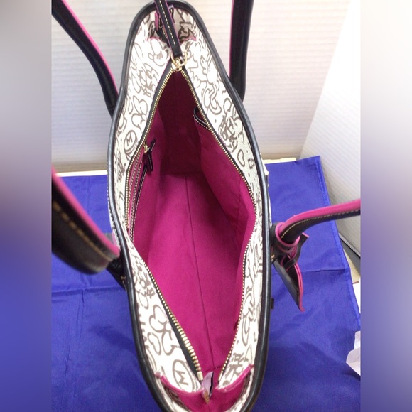 Dooney & Bourke 2022 Disney Minnie Mouse black and white line art tote bag - Picture 6 of 14